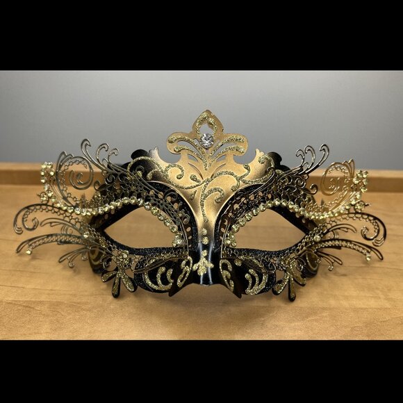 Masquerade Mask - Picture 1 of 4